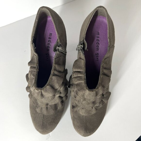 Madden Girl Raleigh Taupe Faux Suede Ruffle Round Platform Toe Booties Sz 8 - Picture 3 of 14